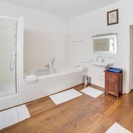 Sleeps 15 Pool Wifi * Saint-Jean-de-Côle