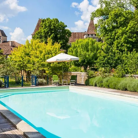 Sleeps 15 Pool Wifi Saint-Jean-de-Côle